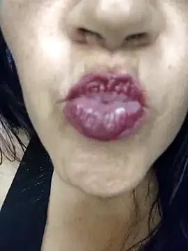 Edged_Hot69 网络视讯表演