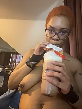 แชท XXX สดของ nickytheehawtie