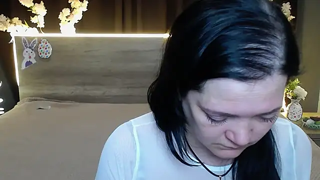 LauraFinn: онлайн-секс-чат