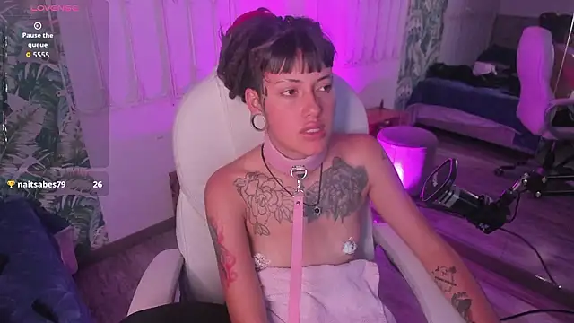 Czat XXX na żywo – _sharlotte777