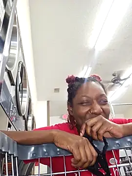 oliviaprettypussy élő XXX-chatje