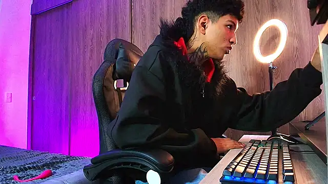 im_Usuga's Live XXX Chat