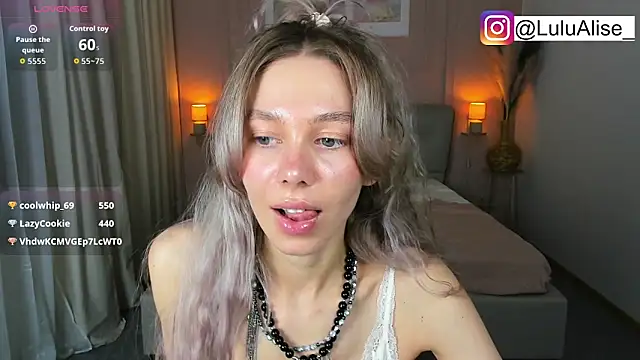 LuluAlis' Live XXX Chat