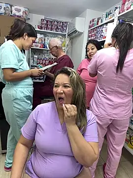 kandalove: διαδικτυακό σόου στην κάμερα