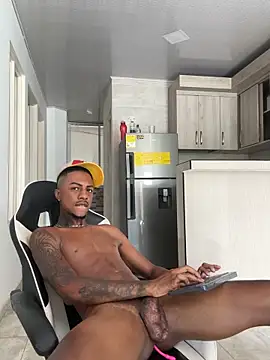 YeremiBrowm Live XXX-Chat