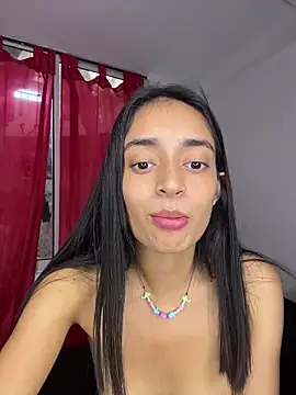 leilani_X Adlı Modelin Canlı XXX Sohbeti