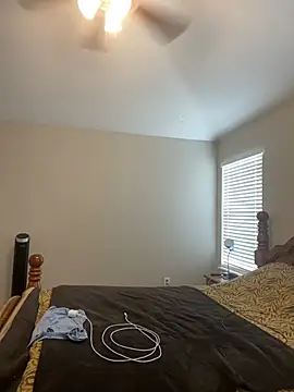 Fathero1time: διαδικτυακό σόου στην κάμερα