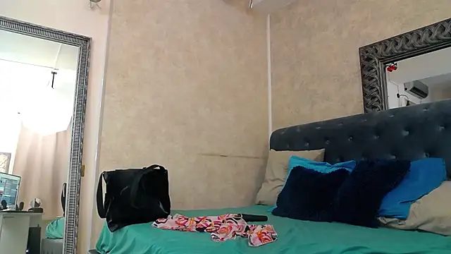 SaraElisen Live XXX chat