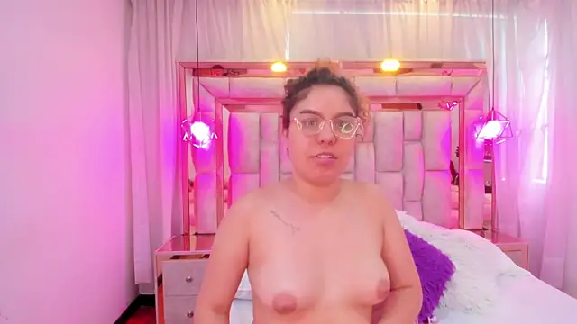 AllisonAdams_ élő XXX-chatje