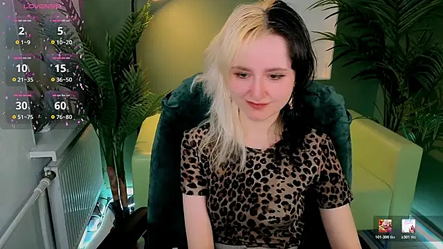 LinaVeritas' Live XXX Chat