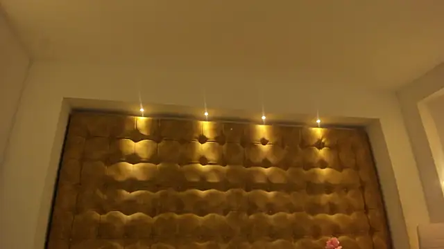 violet_giraldo's Live XXX Chat