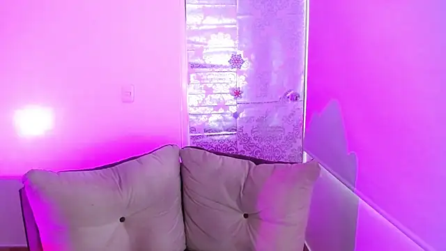 milfrousse: απευθείας συνομιλία ΧΧΧ