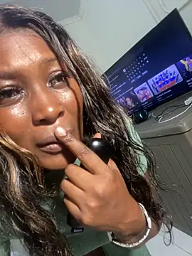 Czat XXX na żywo – Cardiebae89