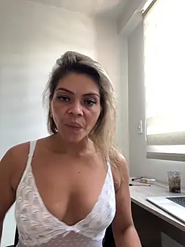 tabata_monroee's Live XXX Chat