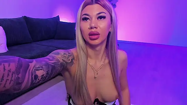 xPuka's Live XXX Chat