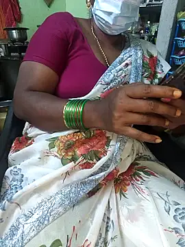 Tamilselviroja-n Live XXX chat