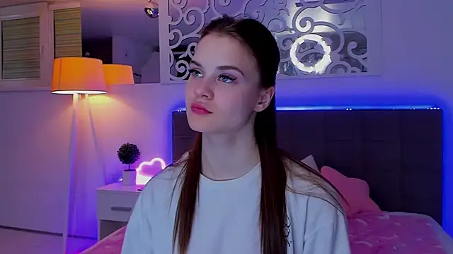 Chatroom XXX en direct de LuisaClover