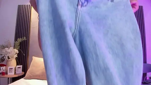 Samanta_Rave: διαδικτυακό σόου στην κάμερα