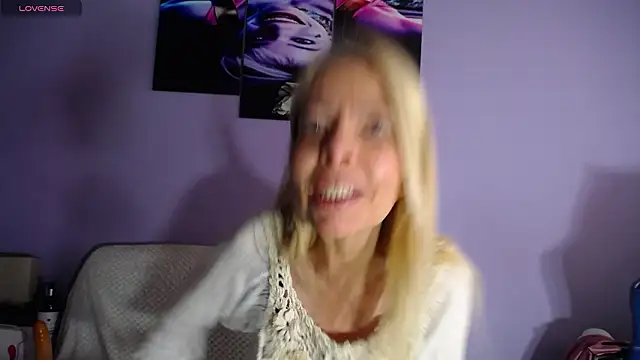 sophia_ny élő XXX-chatje