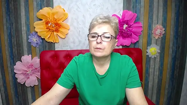 Онлайн чат XXX EmiliaGree