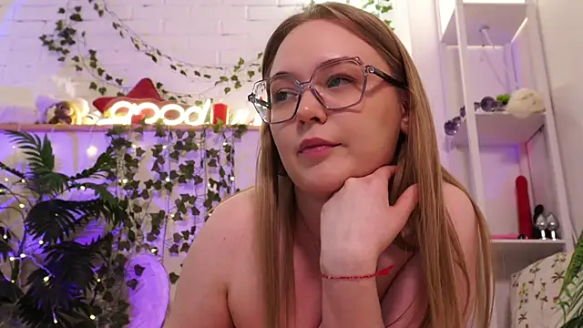 MonicaAsis: онлайн-секс-чат