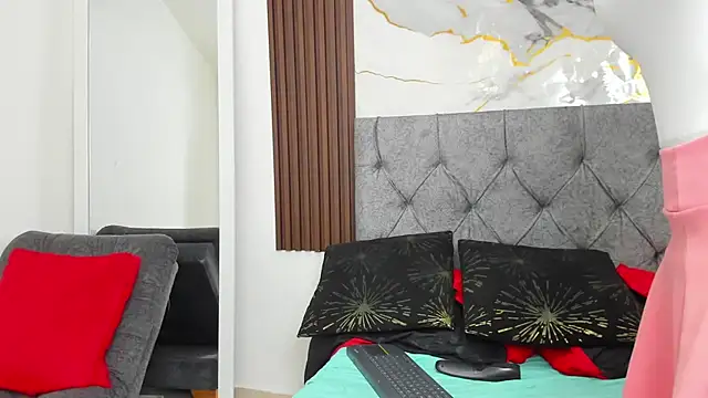 kira_ross602 élő XXX-chatje