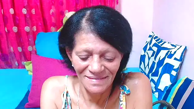 SLUTTYROXY Show in webcam