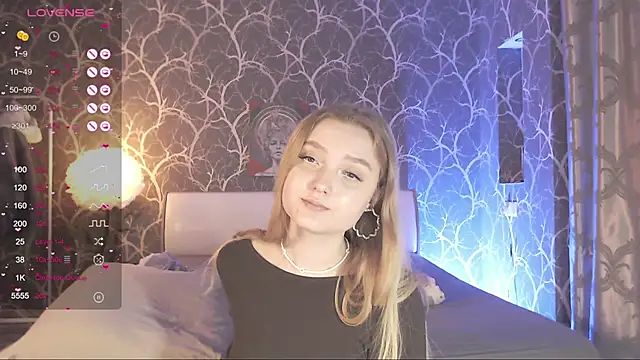 MiaMiaMeow élő XXX-chatje