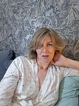 stellahere8: онлайн-секс-чат