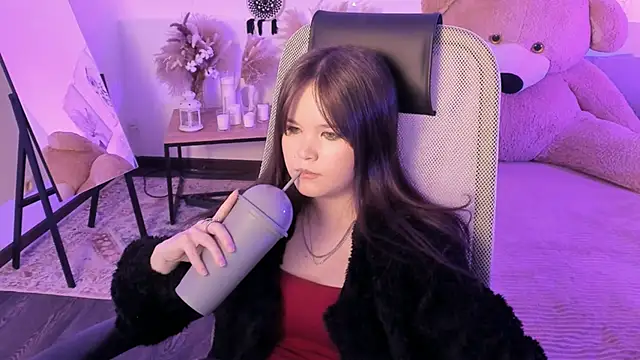 Elainebeness' Live XXX Chat