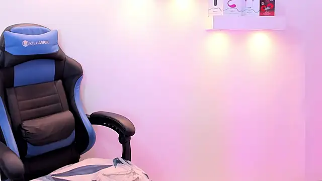 martina_foxy_'s Live XXX Chat