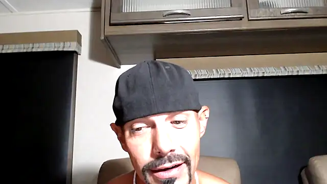 ThickD2C webkamerás műsora