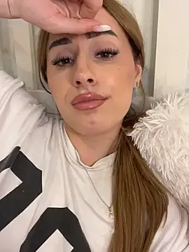 Chat XXX ao vivo de AriaAdda