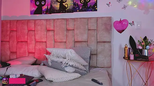 Živý XXX chat MiiaBlumm_