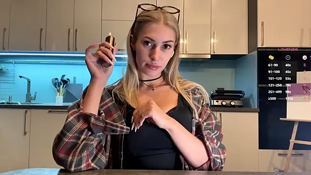 SoftnessMilaのライブXXXチャット