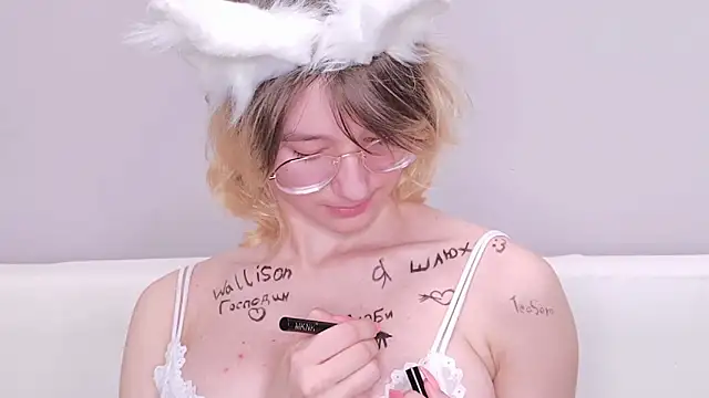 Silva-Tailll's Live XXX Chat