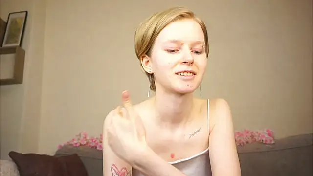 ToyaPletz's Live XXX Chat