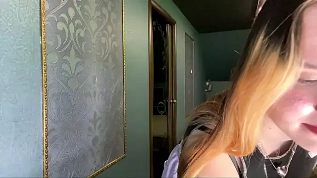 CarmelaLiebherr's Live XXX Chat