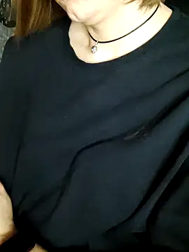 Aashikalaa Adlı Modelin Canlı XXX Sohbeti