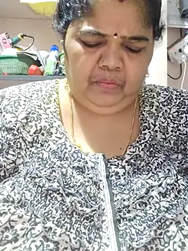 tamilthanushri Live XXX-Chat