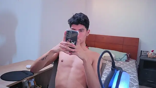 LuClawthorne_ Live XXX-Chat