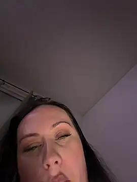 CurvyQueen2023のウェブカメラショー