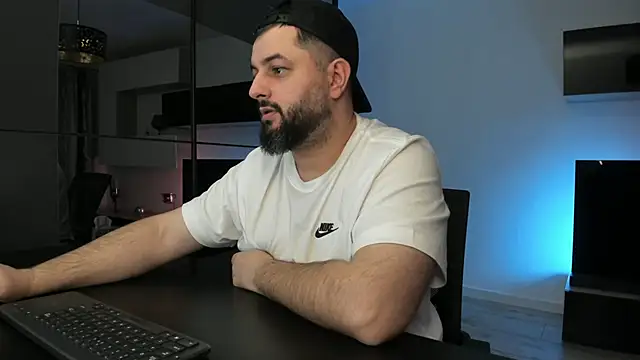 DravenPeak Chat XXX live