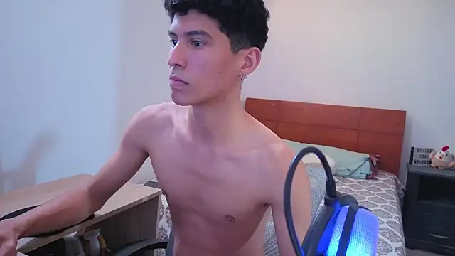 Chat XXX en directo de LuClawthorne_