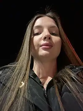 KrisMagnoly Adlı Modelin Canlı XXX Sohbeti