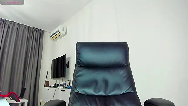 Findom_guy Adlı Modelin Canlı XXX Sohbeti