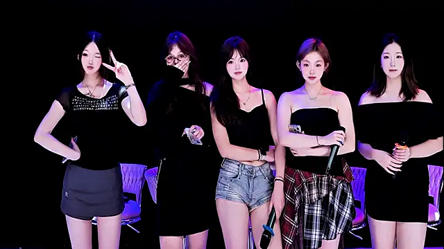 HHH-000 Adlı Modelin Canlı XXX Sohbeti