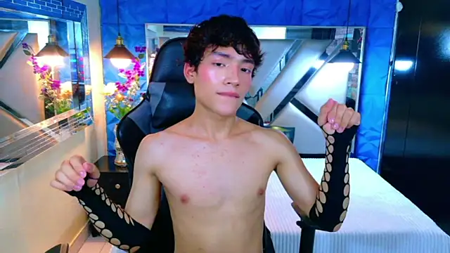 IsaacNovaa's Webcam Show