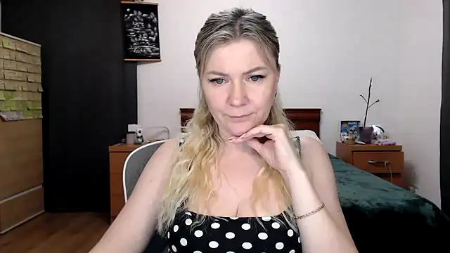 ParadiseAlina's Live XXX Chat