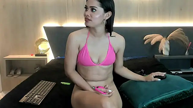 LorenaVarga's Live XXX Chat